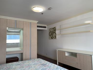 ขาย/เช่า!! Baan Suanpetch 2 ห้องนอน 140 ตรม. ราคา 23,600,000 ใกล้ BTS พร้อมพงษ์ เช่าเพียง 50,000 บาท/เดือน เฟอร์นิเจอร์ครบพร้อมเข้าอยู่