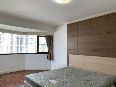 ขาย/เช่า!! Baan Suanpetch 2 ห้องนอน 140 ตรม. ราคา 23,600,000 ใกล้ BTS พร้อมพงษ์ เช่าเพียง 50,000 บาท/เดือน เฟอร์นิเจอร์ครบพร้อมเข้าอยู่