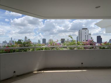 ปล่อยเช่า! La Cascade ในราคาเพียง 150,000บาท/เดือน 4 ห้องนอน 3 ห้องน้ำ ขนาด 363ตรม. ใกล้รถไฟฟ้า BTS ทองหล่อ เฟอร์นิเจอร์ครบพร้อมเข้าอยู่