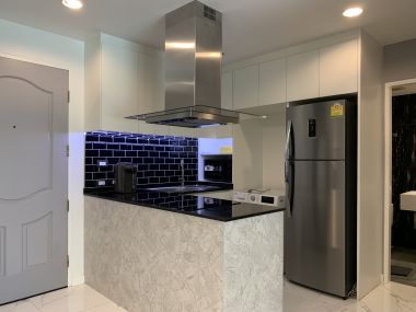 คอนโดให้เช่า Serene Place Sukhumvit 24 ขนาด 2 ห้องนอน 2 ห้องน้ำ 80 ตรม. ใกล้ BTS พร้อมพงษ์ เฟอร์นิเจอร์ครบพร้อมเข้าอยู่