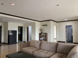 ปล่อยเช่า! !! Central City East Tower ในราคาเพียง 32,000บาท/เดือน 2 ห้องนอน 2 ห้องน้ำ 135ตรม. ใกล้ BTS บางนา เฟอร์นิเจอร์ครบพร้อมเข้าอยู่