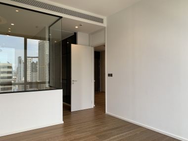 For sale at MUNIQ Langsuan 1 Bedroom 1 Bathroom 17,500,000MB Fully furnished