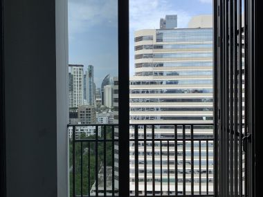 For sale at MUNIQ Langsuan 1 Bedroom 1 Bathroom 17,500,000MB Fully furnished