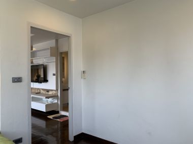 For Sale/Rent at Sukhumvit Park 2 Bedroom 1 Bathroom Sale 6,210,000 THB Rent 28,000THB/month Fully furnished