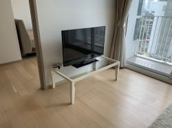 ให้เช่า! คอนโดดังย่านทองหล่อ HQ Thonglor เพียง 39,000บาท/เดือน 1 ห้องนอน 1 ห้องนอน 44ตรม. ใกล้ BTS ทองหล่อ เฟอร์เจอร์ครบพร้อมเข้าอยู่