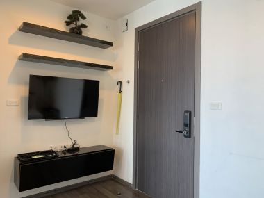 ราคาพิเศษ The Base Park West ให้เช่า ในราคาเพียง 15,000บาท/เดือน 1 ห้องนอน 30ตรม ใกล้ BTS พระโขนง เฟอร์นิเจอร์ครบพร้อมเข้าอยู่