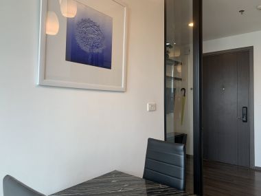 ราคาพิเศษ The Base Park West ให้เช่า ในราคาเพียง 15,000บาท/เดือน 1 ห้องนอน 30ตรม ใกล้ BTS พระโขนง เฟอร์นิเจอร์ครบพร้อมเข้าอยู่