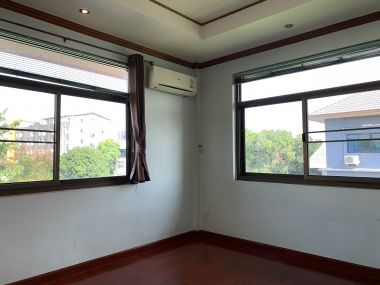 ขาย! บ้านเดี่ยวใจกลางเมือง 3 ชั้น 6 ห้องนอน 6 ห้องน้ำ 1 ห้องแม่บ้าน จอดรถ 3 คัน ขนาด 111 ตรว.  พื้นที่ใช้สอย 500 ตรม. เพียง 16,500,000 บาท