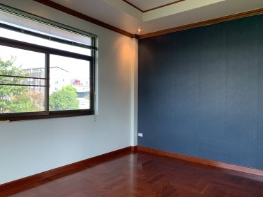 ขาย! บ้านเดี่ยวใจกลางเมือง 3 ชั้น 6 ห้องนอน 6 ห้องน้ำ 1 ห้องแม่บ้าน จอดรถ 3 คัน ขนาด 111 ตรว.  พื้นที่ใช้สอย 500 ตรม. เพียง 16,500,000 บาท