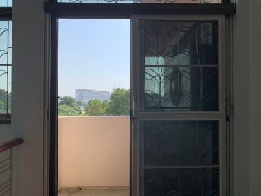 ขาย! บ้านเดี่ยวใจกลางเมือง 3 ชั้น 6 ห้องนอน 6 ห้องน้ำ 1 ห้องแม่บ้าน จอดรถ 3 คัน ขนาด 111 ตรว.  พื้นที่ใช้สอย 500 ตรม. เพียง 16,500,000 บาท