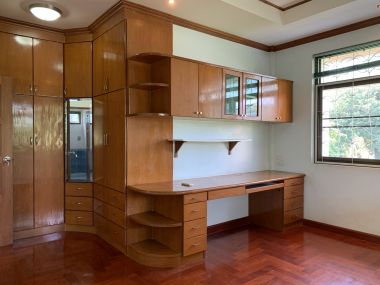 ขาย! บ้านเดี่ยวใจกลางเมือง 3 ชั้น 6 ห้องนอน 6 ห้องน้ำ 1 ห้องแม่บ้าน จอดรถ 3 คัน ขนาด 111 ตรว.  พื้นที่ใช้สอย 500 ตรม. เพียง 16,500,000 บาท