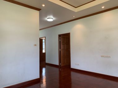 ขาย! บ้านเดี่ยวใจกลางเมือง 3 ชั้น 6 ห้องนอน 6 ห้องน้ำ 1 ห้องแม่บ้าน จอดรถ 3 คัน ขนาด 111 ตรว.  พื้นที่ใช้สอย 500 ตรม. เพียง 16,500,000 บาท