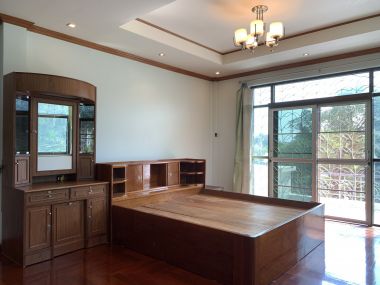 ขาย! บ้านเดี่ยวใจกลางเมือง 3 ชั้น 6 ห้องนอน 6 ห้องน้ำ 1 ห้องแม่บ้าน จอดรถ 3 คัน ขนาด 111 ตรว.  พื้นที่ใช้สอย 500 ตรม. เพียง 16,500,000 บาท