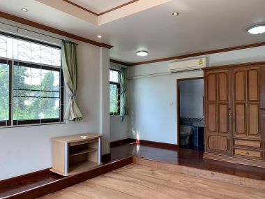 ขาย! บ้านเดี่ยวใจกลางเมือง 3 ชั้น 6 ห้องนอน 6 ห้องน้ำ 1 ห้องแม่บ้าน จอดรถ 3 คัน ขนาด 111 ตรว.  พื้นที่ใช้สอย 500 ตรม. เพียง 16,500,000 บาท