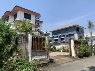 ขาย! บ้านเดี่ยวใจกลางเมือง 3 ชั้น 6 ห้องนอน 6 ห้องน้ำ 1 ห้องแม่บ้าน จอดรถ 3 คัน ขนาด 111 ตรว.  พื้นที่ใช้สอย 500 ตรม. เพียง 16,500,000 บาท