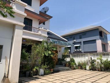 ขาย! บ้านเดี่ยวใจกลางเมือง 3 ชั้น 6 ห้องนอน 6 ห้องน้ำ 1 ห้องแม่บ้าน จอดรถ 3 คัน ขนาด 111 ตรว.  พื้นที่ใช้สอย 500 ตรม. เพียง 16,500,000 บาท