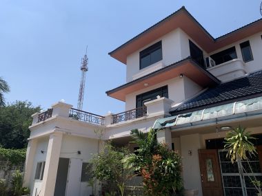 ขาย! บ้านเดี่ยวใจกลางเมือง 3 ชั้น 6 ห้องนอน 6 ห้องน้ำ 1 ห้องแม่บ้าน จอดรถ 3 คัน ขนาด 111 ตรว.  พื้นที่ใช้สอย 500 ตรม. เพียง 16,500,000 บาท