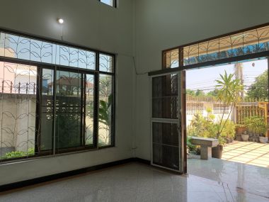 ขาย! บ้านเดี่ยวใจกลางเมือง 3 ชั้น 6 ห้องนอน 6 ห้องน้ำ 1 ห้องแม่บ้าน จอดรถ 3 คัน ขนาด 111 ตรว.  พื้นที่ใช้สอย 500 ตรม. เพียง 16,500,000 บาท