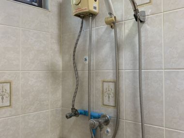 ขาย! บ้านเดี่ยวใจกลางเมือง 3 ชั้น 6 ห้องนอน 6 ห้องน้ำ 1 ห้องแม่บ้าน จอดรถ 3 คัน ขนาด 111 ตรว.  พื้นที่ใช้สอย 500 ตรม. เพียง 16,500,000 บาท