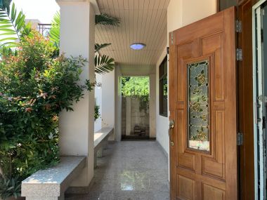 ขาย! บ้านเดี่ยวใจกลางเมือง 3 ชั้น 6 ห้องนอน 6 ห้องน้ำ 1 ห้องแม่บ้าน จอดรถ 3 คัน ขนาด 111 ตรว.  พื้นที่ใช้สอย 500 ตรม. เพียง 16,500,000 บาท