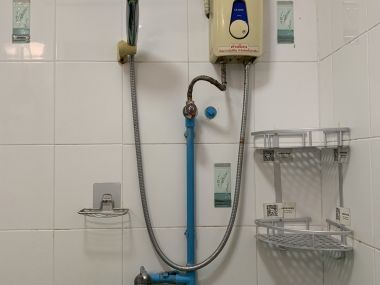 ขาย! บ้านเดี่ยวใจกลางเมือง 3 ชั้น 6 ห้องนอน 6 ห้องน้ำ 1 ห้องแม่บ้าน จอดรถ 3 คัน ขนาด 111 ตรว.  พื้นที่ใช้สอย 500 ตรม. เพียง 16,500,000 บาท