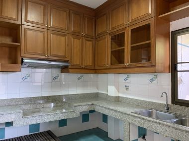 ขาย! บ้านเดี่ยวใจกลางเมือง 3 ชั้น 6 ห้องนอน 6 ห้องน้ำ 1 ห้องแม่บ้าน จอดรถ 3 คัน ขนาด 111 ตรว.  พื้นที่ใช้สอย 500 ตรม. เพียง 16,500,000 บาท