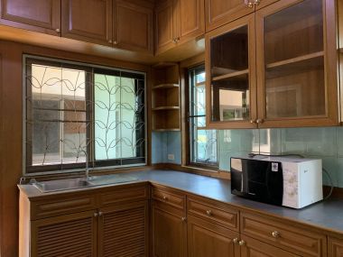 ขาย! บ้านเดี่ยวใจกลางเมือง 3 ชั้น 6 ห้องนอน 6 ห้องน้ำ 1 ห้องแม่บ้าน จอดรถ 3 คัน ขนาด 111 ตรว.  พื้นที่ใช้สอย 500 ตรม. เพียง 16,500,000 บาท