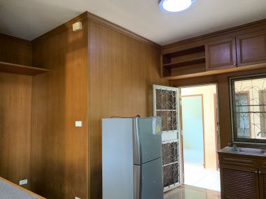 ขาย! บ้านเดี่ยวใจกลางเมือง 3 ชั้น 6 ห้องนอน 6 ห้องน้ำ 1 ห้องแม่บ้าน จอดรถ 3 คัน ขนาด 111 ตรว.  พื้นที่ใช้สอย 500 ตรม. เพียง 16,500,000 บาท