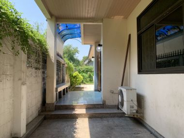 ขาย! บ้านเดี่ยวใจกลางเมือง 3 ชั้น 6 ห้องนอน 6 ห้องน้ำ 1 ห้องแม่บ้าน จอดรถ 3 คัน ขนาด 111 ตรว.  พื้นที่ใช้สอย 500 ตรม. เพียง 16,500,000 บาท