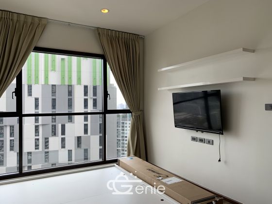 For rent at Wyne by Sansiri 2 Bedroom 2 Bathroom size 62 sqm. 23th Floor 30,000THB/month Fully furnished