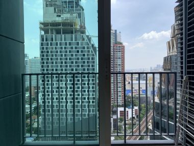 For rent at Siri at Sukhumvit 1 Bedroom 1 Bathroom 42,000THB/month Fully furnished (can negotiable)