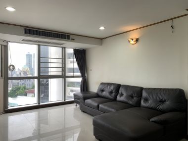 ** ขาย!! ** The Waterford Diamond พร้อมให้คุณเป็นเจ้าของ เพียง 13,600,000บาท ค่าโอนคนละครึ่ง ห้องใหญ่ อยู่สบาย 3 ห้องนอน 3 ห้องน้ำ 144.4ตรม. ใกล้ BTS ทองหล่อ เฟอร์นิเจอร์ครบพร้อมเข้าอยู่