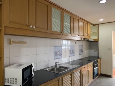 ** ขาย!! ** The Waterford Diamond พร้อมให้คุณเป็นเจ้าของ เพียง 13,600,000บาท ค่าโอนคนละครึ่ง ห้องใหญ่ อยู่สบาย 3 ห้องนอน 3 ห้องน้ำ 144.4ตรม. ใกล้ BTS ทองหล่อ เฟอร์นิเจอร์ครบพร้อมเข้าอยู่