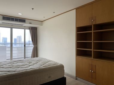 ** ขาย!! ** The Waterford Diamond พร้อมให้คุณเป็นเจ้าของ เพียง 13,600,000บาท ค่าโอนคนละครึ่ง ห้องใหญ่ อยู่สบาย 3 ห้องนอน 3 ห้องน้ำ 144.4ตรม. ใกล้ BTS ทองหล่อ เฟอร์นิเจอร์ครบพร้อมเข้าอยู่