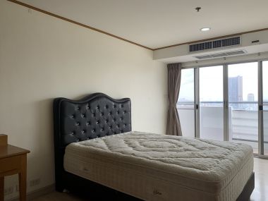 ** ขาย!! ** The Waterford Diamond พร้อมให้คุณเป็นเจ้าของ เพียง 13,600,000บาท ค่าโอนคนละครึ่ง ห้องใหญ่ อยู่สบาย 3 ห้องนอน 3 ห้องน้ำ 144.4ตรม. ใกล้ BTS ทองหล่อ เฟอร์นิเจอร์ครบพร้อมเข้าอยู่