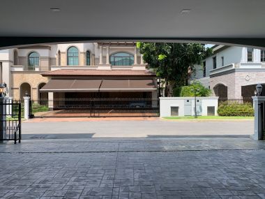 THE GRAND PINKLAO (The Grand Pinklao) Single house 225.80 sq m. Price only 75,000,000 Transfer 50/50