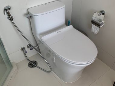 For rent at Fullerton Sukhumvit 2 Bedroom 2 Bathroom 105 sqm. 70,000THB/month Fully furnished (can negotiate)