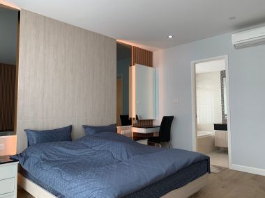 For rent at Fullerton Sukhumvit 2 Bedroom 2 Bathroom 105 sqm. 70,000THB/month Fully furnished (can negotiate)