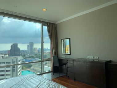 For rent at Fullerton Sukhumvit 3 Bedroom 3 Bathroom 155 sqm. 90,000THB/month Fully furnished (can negotiate)