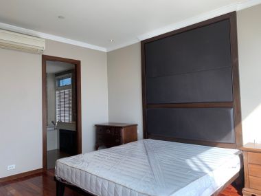 For rent at Fullerton Sukhumvit 3 Bedroom 3 Bathroom 155 sqm. 90,000THB/month Fully furnished (can negotiate)