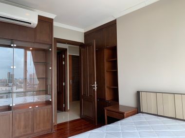 For rent at Fullerton Sukhumvit 3 Bedroom 3 Bathroom 155 sqm. 90,000THB/month Fully furnished (can negotiate)