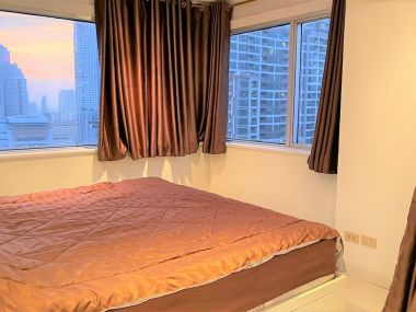 Silom Suite Room for Sale (Sathorn 12)