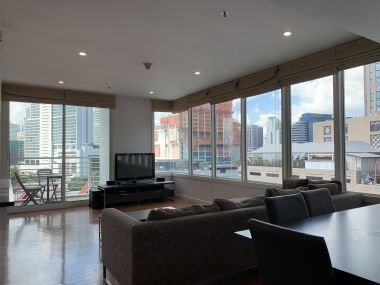 ปล่อยขาย ที่ Siri Residence ราคาดี เพียง 23,600,000บาท ราคานี้รวมค่าใช้จ่ายทุกอย่าง 3 ห้องนอน 3 ห้องน้ำ 140 ตรม ใกล้ BTS พร้อมพงษ์ เฟอร์นิเจอร์ครบพร้อมเข้าอยู่