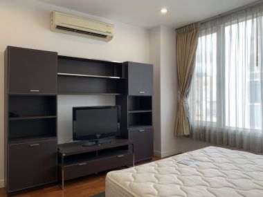 ปล่อยขาย ที่ Siri Residence ราคาดี เพียง 23,600,000บาท ราคานี้รวมค่าใช้จ่ายทุกอย่าง 3 ห้องนอน 3 ห้องน้ำ 140 ตรม ใกล้ BTS พร้อมพงษ์ เฟอร์นิเจอร์ครบพร้อมเข้าอยู่