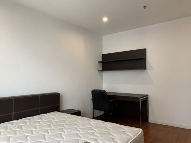 ปล่อยขาย ที่ Siri Residence ราคาดี เพียง 23,600,000บาท ราคานี้รวมค่าใช้จ่ายทุกอย่าง 3 ห้องนอน 3 ห้องน้ำ 140 ตรม ใกล้ BTS พร้อมพงษ์ เฟอร์นิเจอร์ครบพร้อมเข้าอยู่