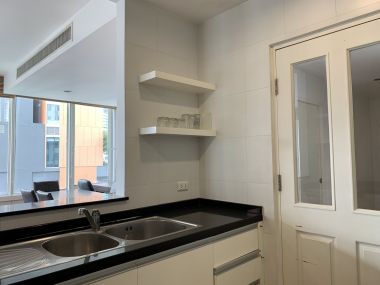 ปล่อยขาย ที่ Siri Residence ราคาดี เพียง 23,600,000บาท ราคานี้รวมค่าใช้จ่ายทุกอย่าง 3 ห้องนอน 3 ห้องน้ำ 140 ตรม ใกล้ BTS พร้อมพงษ์ เฟอร์นิเจอร์ครบพร้อมเข้าอยู่