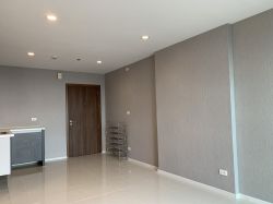 ** Super Deal! ** For sale 5.75M Transfer50/50 The Base Sukhumvit 77 2 Bedroom 2 bathroom Fully furnished