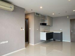 ** Super Deal! ** For sale 5.75M Transfer50/50 The Base Sukhumvit 77 2 Bedroom 2 bathroom Fully furnished