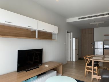 ขาย/เช่า! !! Noble Refine ในราคาเพียง 35,000บาท/เดือน ขาย 8,500,000บาท รวมค่าใช้จ่ายทุกอย่าง 1 ห้องนอน ขนาด 51ตรม. ห้องใหญ่อยู่สบาย ใกล้ BTS พร้อมพงษ์ เฟอร์นิเจอร์ครบพร้อมเข้าอยู่