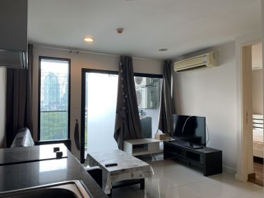ขาย/เช่า! Zenith Place Sukhumvit 42 ขาย 3,990,000 บาท ค่าโอนคนละครึ่ง เช่าราคาเพียง 15,000บาท/เดือน 1 ห้องนอน 1 ห้องน้ำ 37.58 ตรม. ใกล้ BTS เอกมัย เฟอร์นิเจอร์ครบพร้อมเข้าอยู่ (ต่อรองราคาได้)